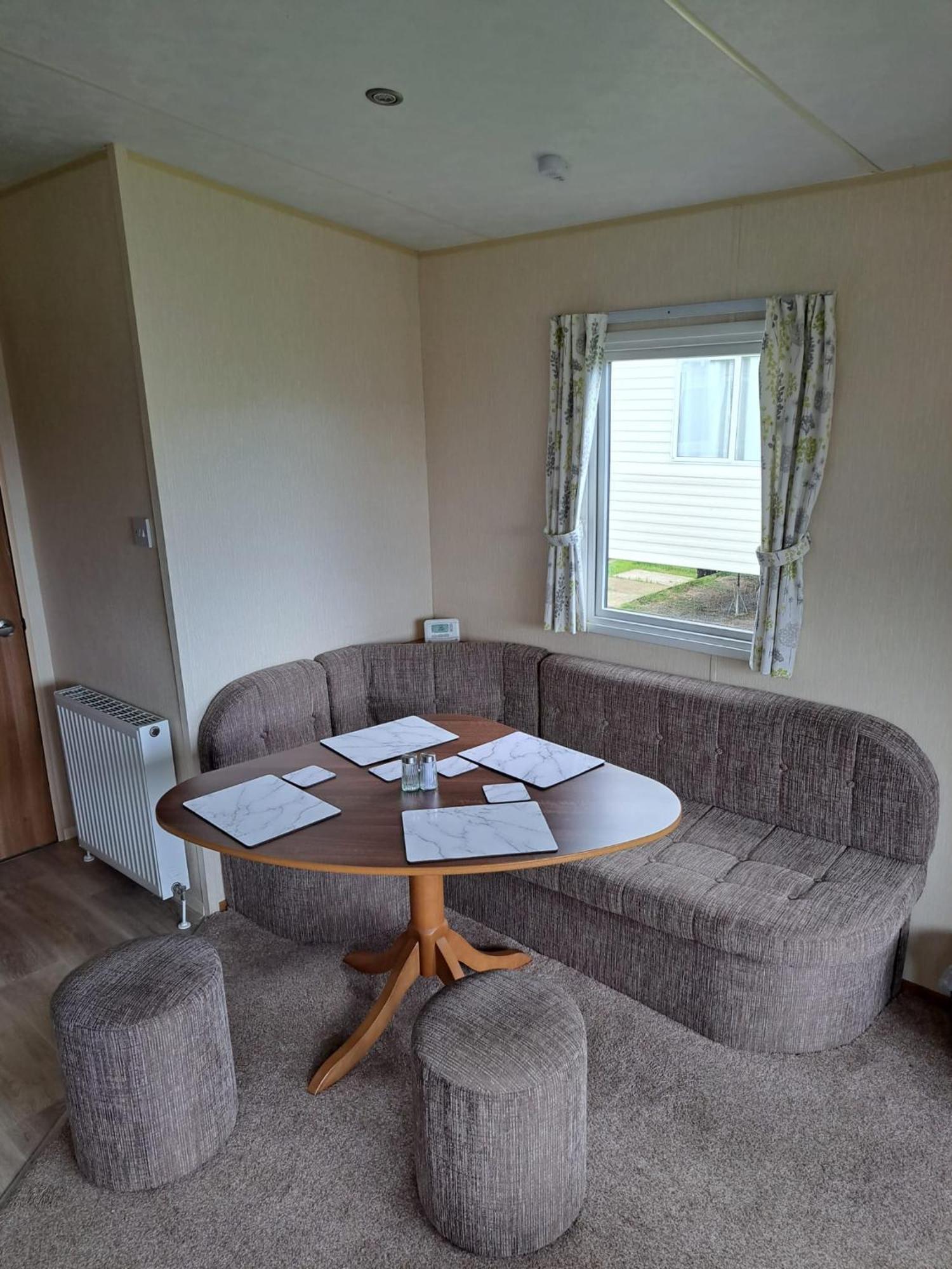Caravan Waxholme Екстериор снимка